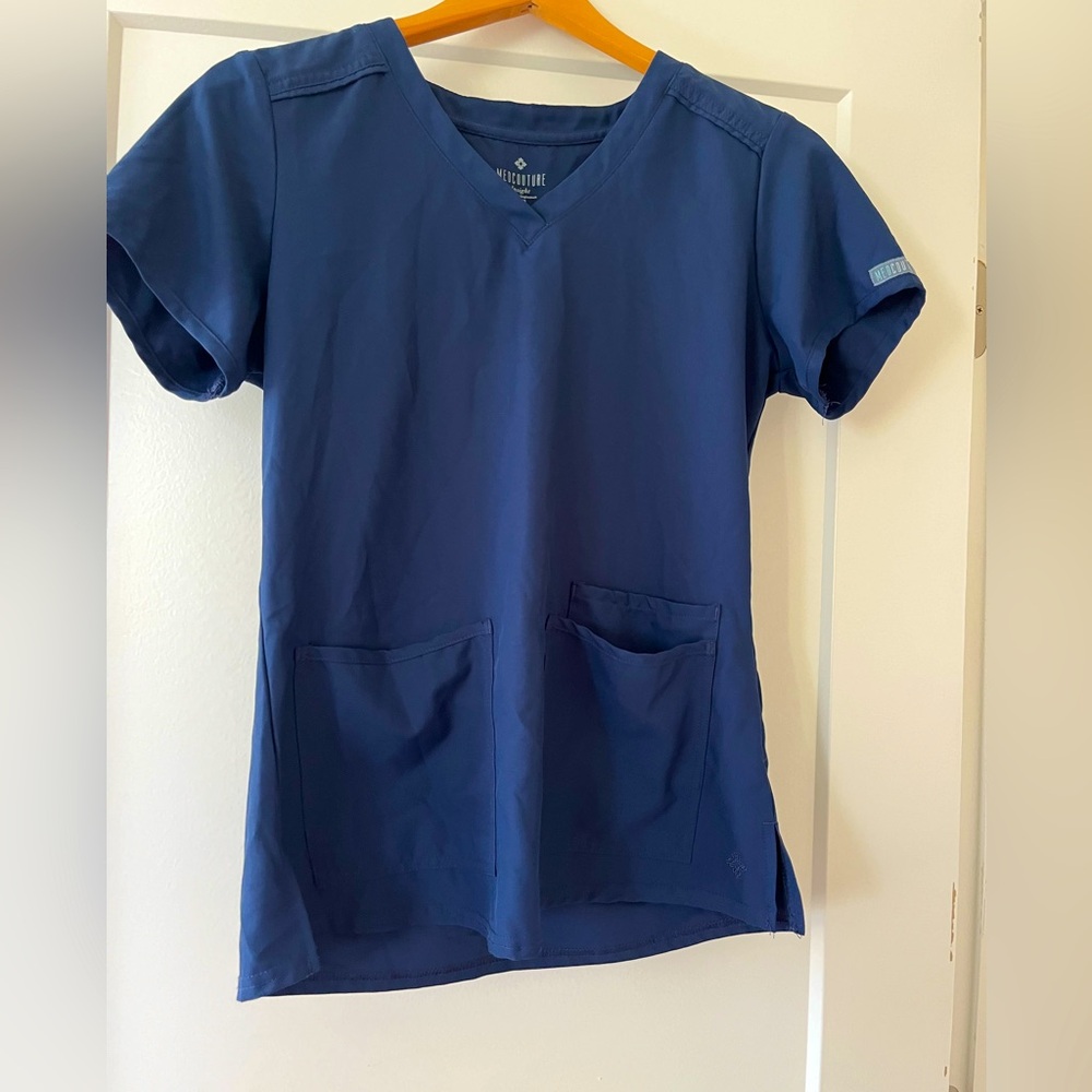 Scrub top